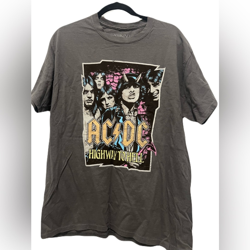 🆕 🎸 NWT AC/DC Gray Graphic T-Shirt | Men’s Medium